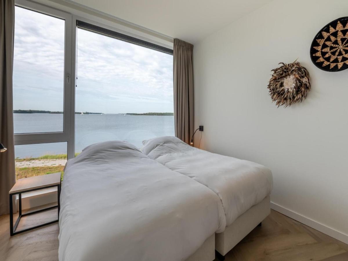 Spacious Waterfront Apartment Arnemuiden Bagian luar foto